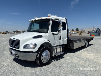 2022 Freightliner M2 106 Sleeper Camion à ridelles