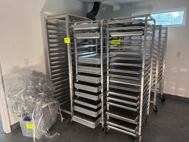 (6) Baking Racks & Covers