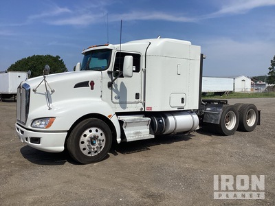 2013 Kenworth T660 6x4 Cabina con cuccetta per trattore stradale