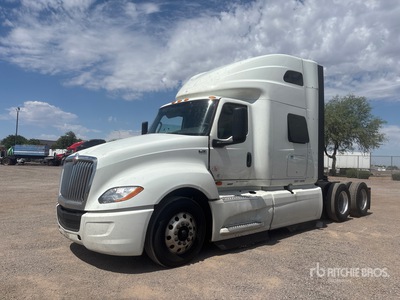 2023 International LT625 6x4 تراكتور شاحنة كابينة النوم (ثنائية المحور)