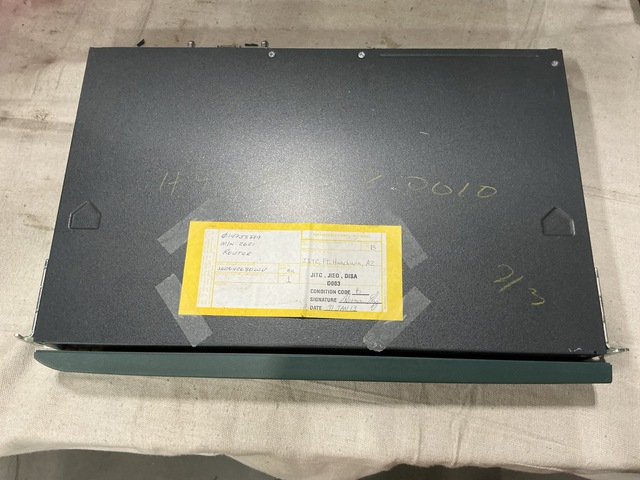(5) Cisco 2600 Series Routers (5) Cisco 2600 Series Routers