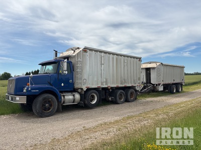1996 Volvo WCN 8x4 blower/sucker truck w/pup