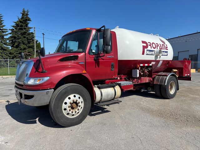 2011 International 4400 SBA 3000 gal 4x2 Propane Delivery Truck
