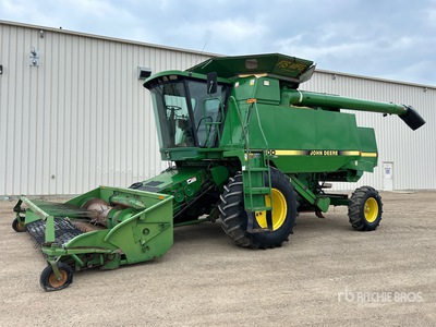 1990 John Deere 9600 Combine Harvester