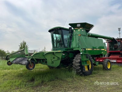 1990 John Deere 9600 Combine Harvester