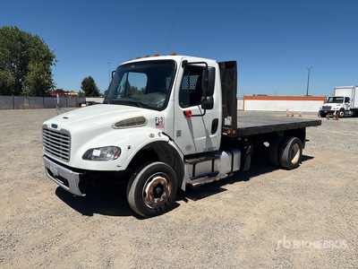 2014 Freightliner M2 106 4x2 Camion à Plateau