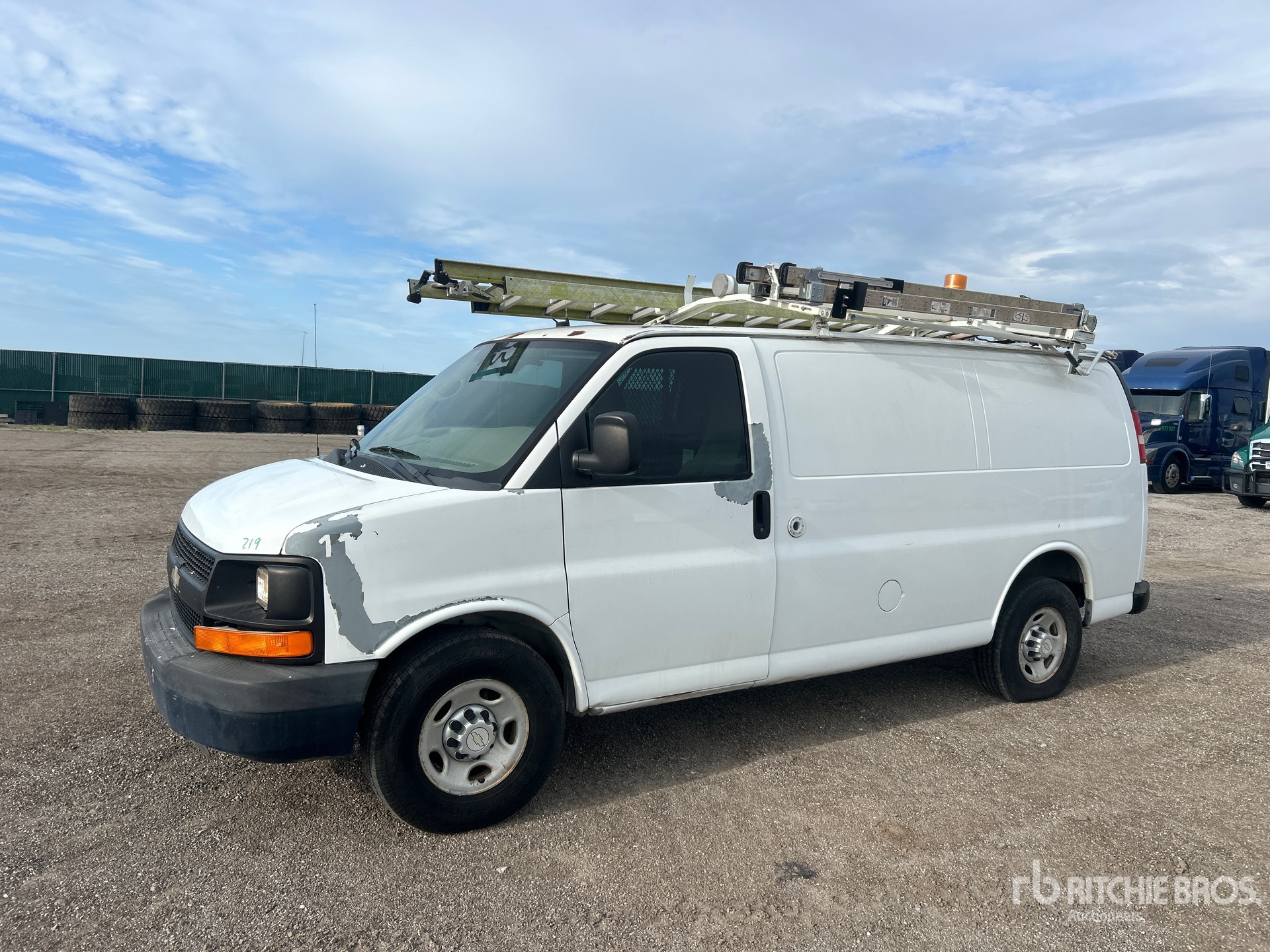 2011 Chevrolet Express 2500 Cargo Van