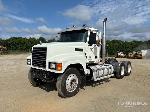2016 Mack Pinnacle 6x4 T/A Day Cab Truck Tractor