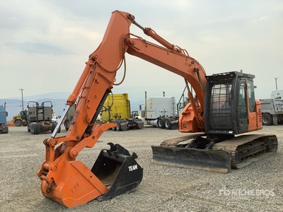 2007 Hitachi ZX135US-6 حفارة بجنزير