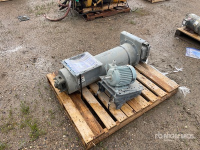 (1) 575 Volt Motor, (1) 10 in Auger
