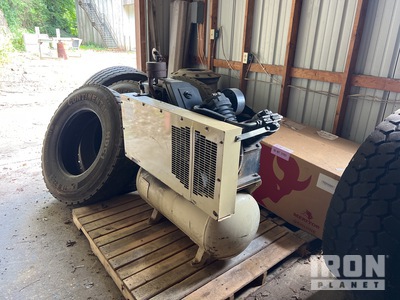 Ingersoll-Rand 2475F12.5G 24.0 cfm Skid-Mounted 30 gal Air Compressor