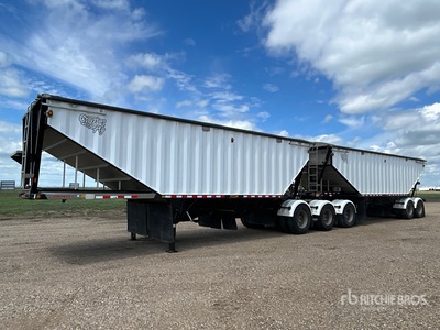 2019 Doepker Super B-Train Grain Trailer
