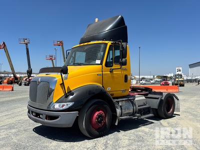 2013 International 8600 4x2 S/A Day Cab Truck Tractor