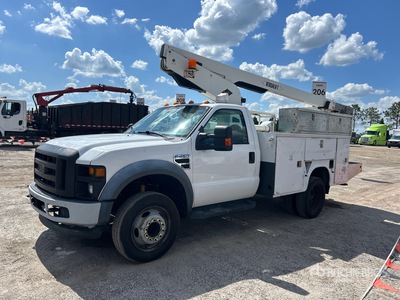 Versalift on 2009 Ford F-450 4x2 Bucket Truck