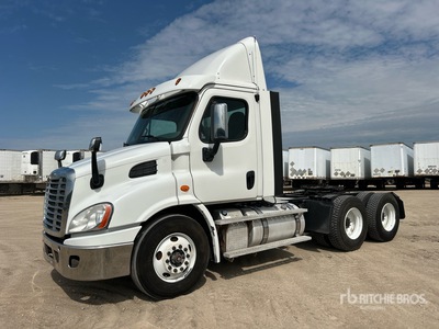 2016 Freightliner Cascadia 113 6x4 T/A Day Cab Truck Tractor