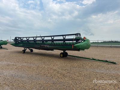 John Deere 635D 35 ft Tête de moissonneuse/batteuse