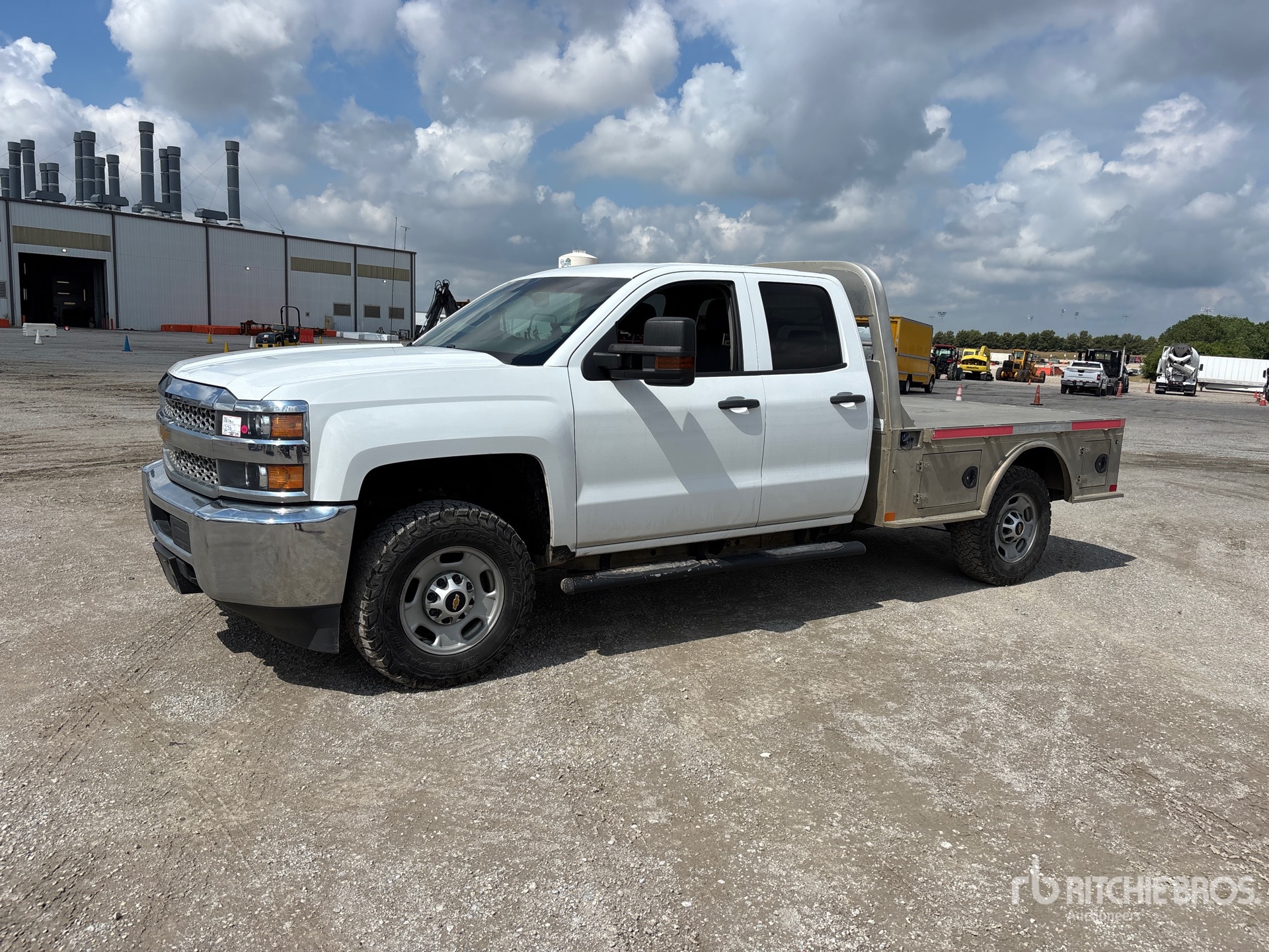 2019 Chevrolet Silverado 2500HD 4x4 Extended Cab Flatbed Truck