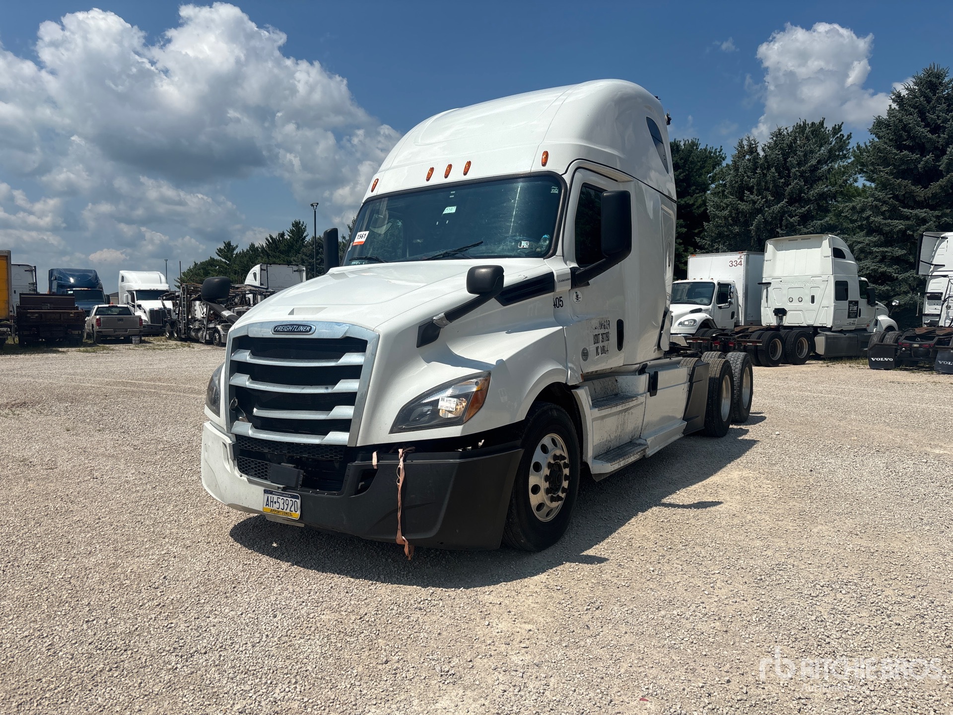 2019 Freightliner Cascadia 126 6x4 T/A Sleeper Truck Tractor