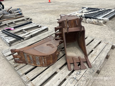 Quantity of (3) Digging Bucket