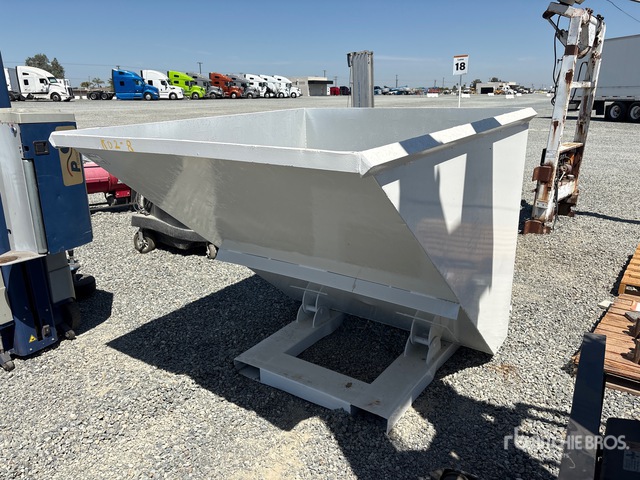 6 ft 4 cyd Self-Dumping Hopper