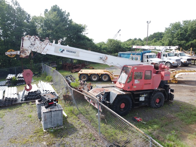 1992 Tadano TR-300XL 30 ton 4x4 Rough Terrain Crane