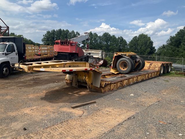 2000 Trail King Tri/A Removable Gooseneck Lowboy Trailer