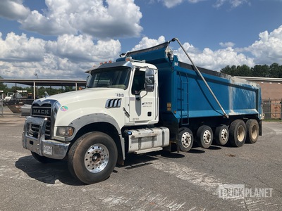 2020 Mack GR64F 12x4 5 ejes Camión dumper