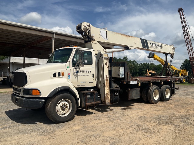 National 900A 52000 lb Straight Boom on 2002 Sterling 8500 6x4 Boom Truck