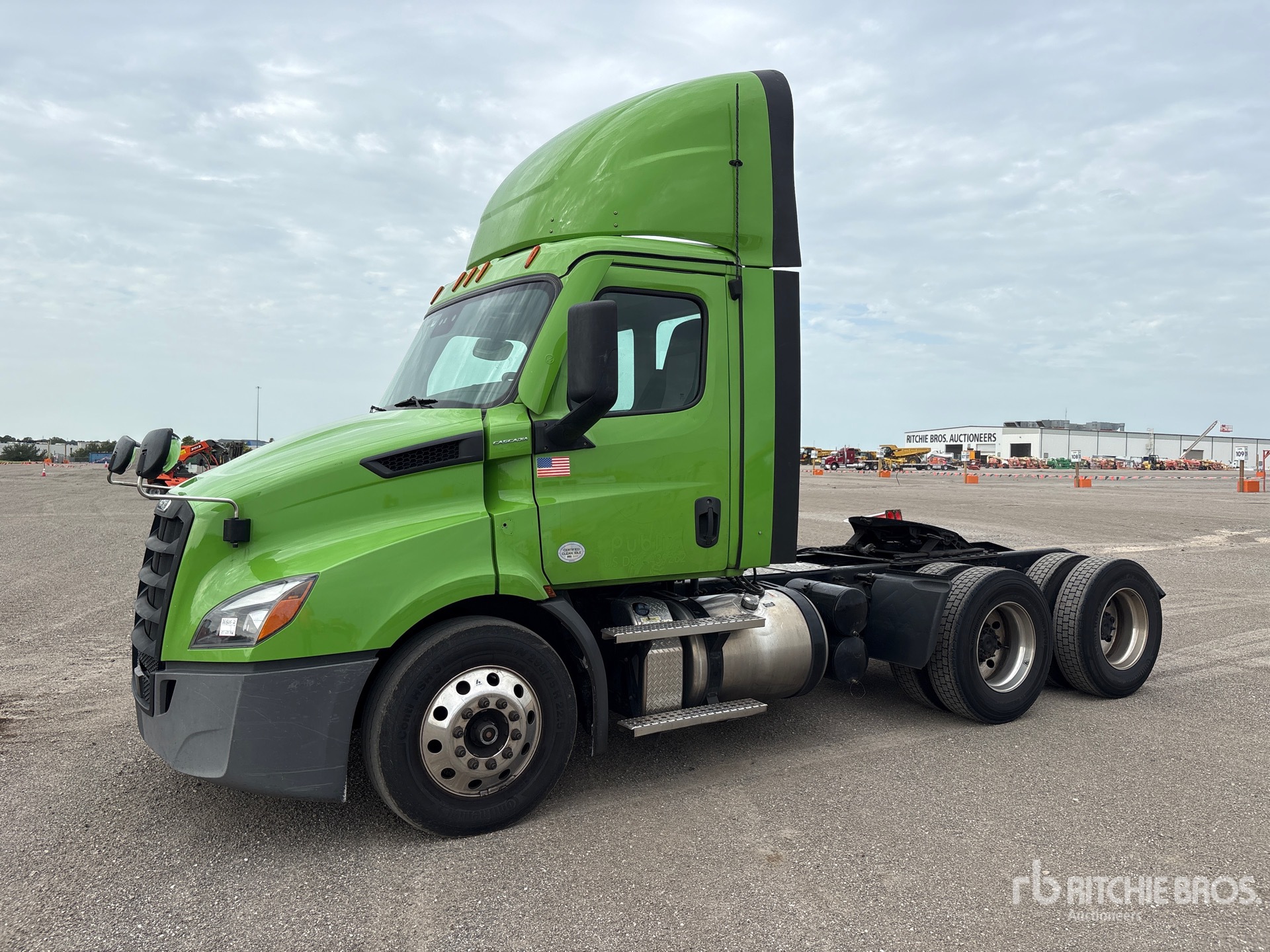 2023 Freightliner Cascadia 116 6x4 T/A Day Cab Truck Tractor