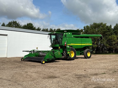 2005 John Deere 9760 STS Combine Harvester