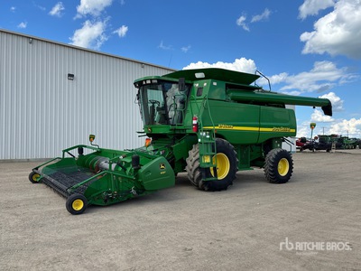 2005 John Deere 9760 STS Combine Harvester