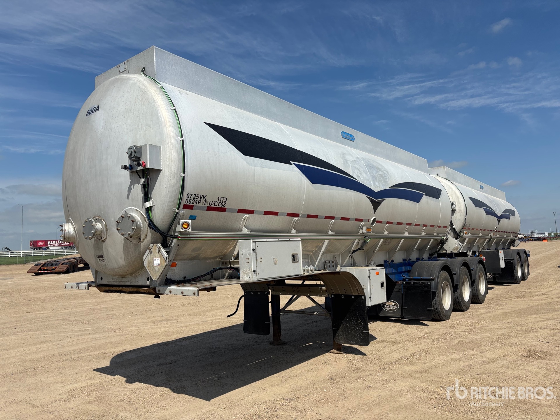 2013 Advance 32000 L Super B-Train Lead Tanker Trailer