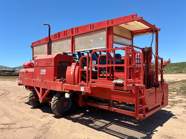 2021 Ferrari Futura Twin 9AT/5 4x4 Self Propelled Automated Vegetable Transplanter 9 Row