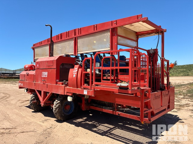 2021 Ferrari Futura Twin 9AT/5 4x4 Self Propelled Automated Vegetable Transplanter 9 Row