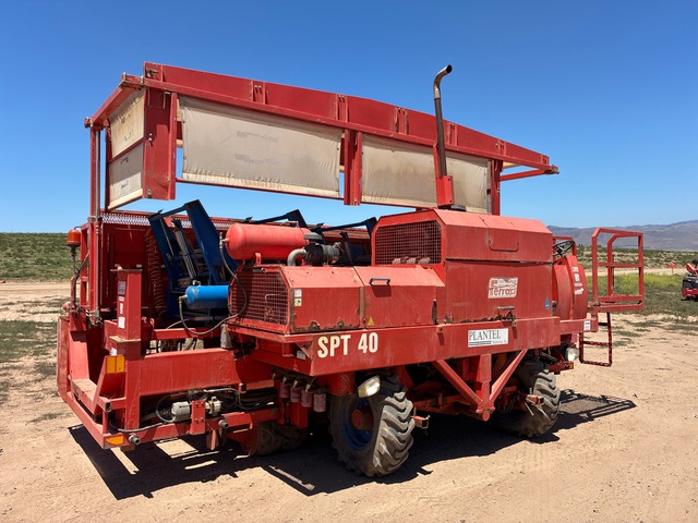 2021 Ferrari Futura Twin 8AT/5 4x4 Self Propelled Automated Vegetable Transplanter 8 Row
