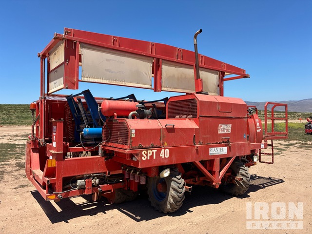 2021 Ferrari Futura Twin 8AT/5 4x4 Self Propelled Automated Vegetable Transplanter 8 Row