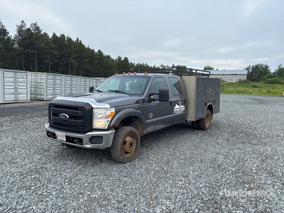 2011 Ford F-350 XL 4x4 Crew Cab Has Utility Box with top rack شاحنة متعددة الاغراض