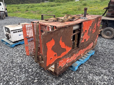 John Deere Skid-Mounted Air compressor builds air Compresor de aire