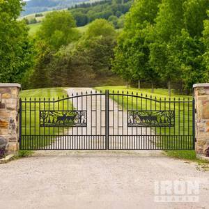 Greatbear iron gate 18ft Deer in rectangular figur Portail d'entrée (Unused)