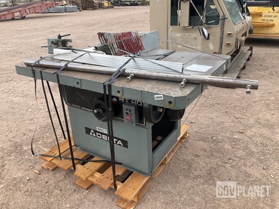 Invicta/Delta 34790A RT40 Tilting Arbor Table Saw
