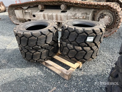 Quantity of (4) 12-16.5 Reifen (Unused) - Fits skid Steer/Loader