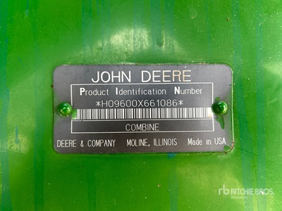 1997 John Deere 9600 Combine Harvester