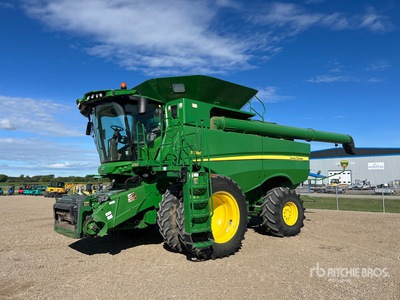 2013 John Deere S680 Combine Harvester