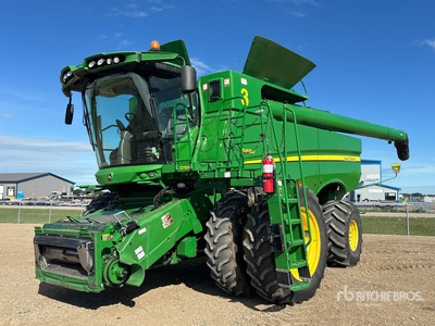 2013 John Deere S680S Combine Harvester