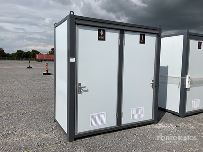 2026 WC-2 7 ft 3 in x 3 ft 11 in 2 Person Baño Portatil (Sin Usar) / Portable Toilet (Unused)