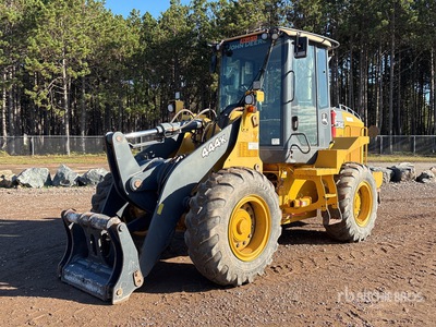 2012 John Deere 444K Pala gommata