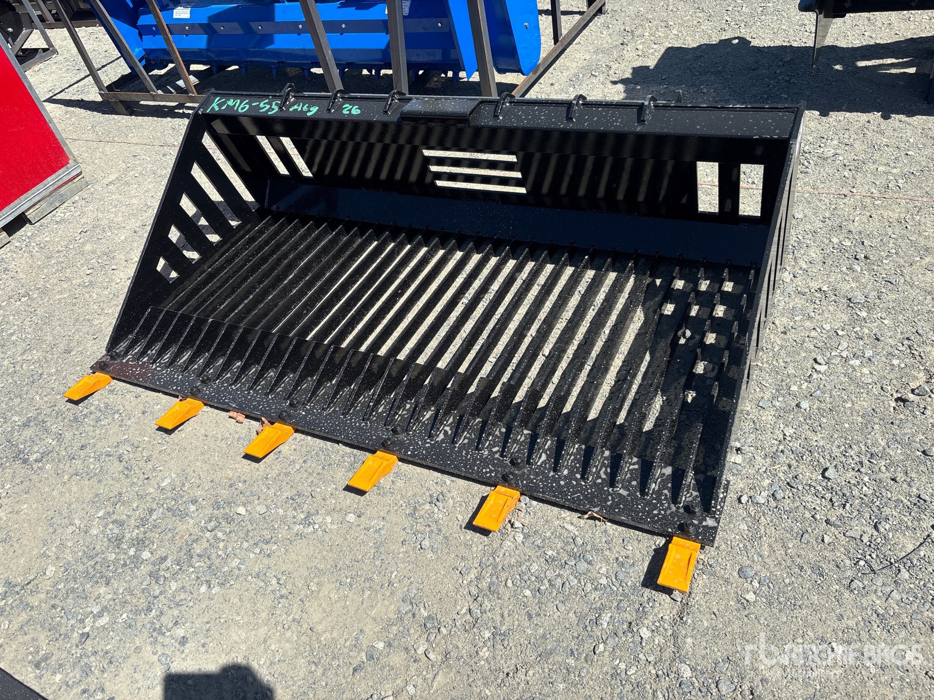 2026 GIYI GY-RB66 67 in Skeleton Skid Steer Bucket (Unused)