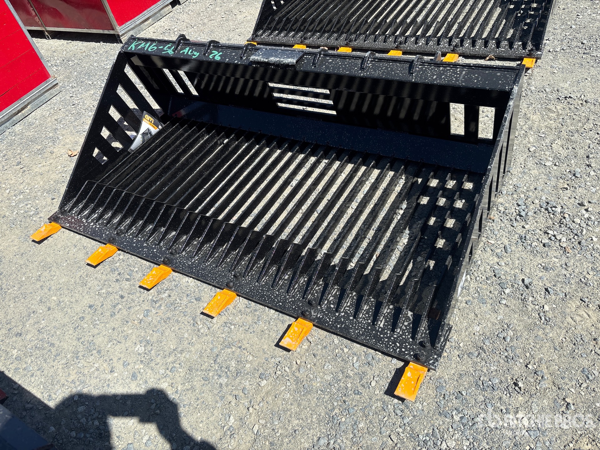 2026 GIYI GY-RB66 67 in Skeleton Skid Steer Bucket (Unused)