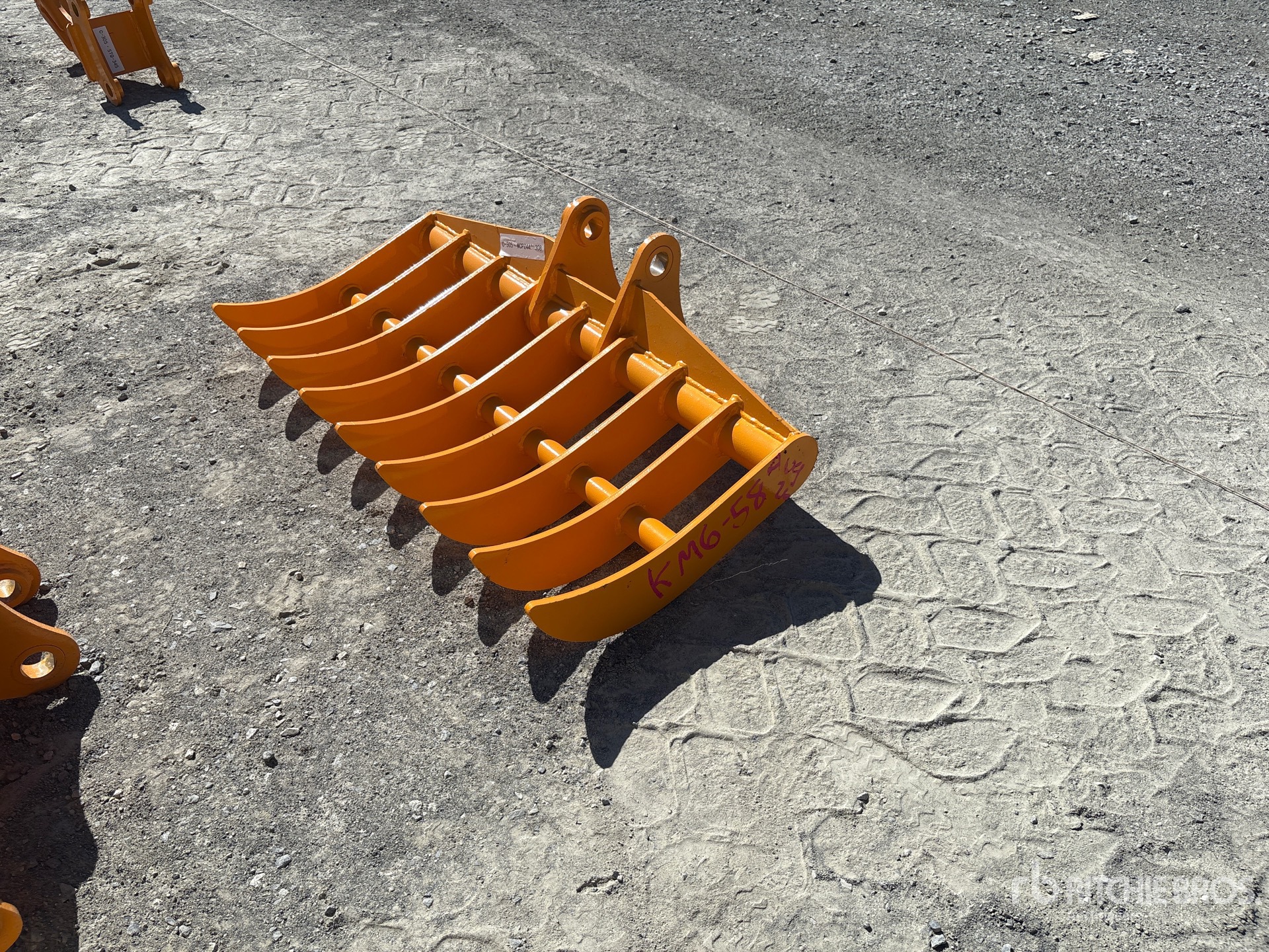 2026 GIYI 44 in Excavator Rake - Fits Cat 305 (Unused)
