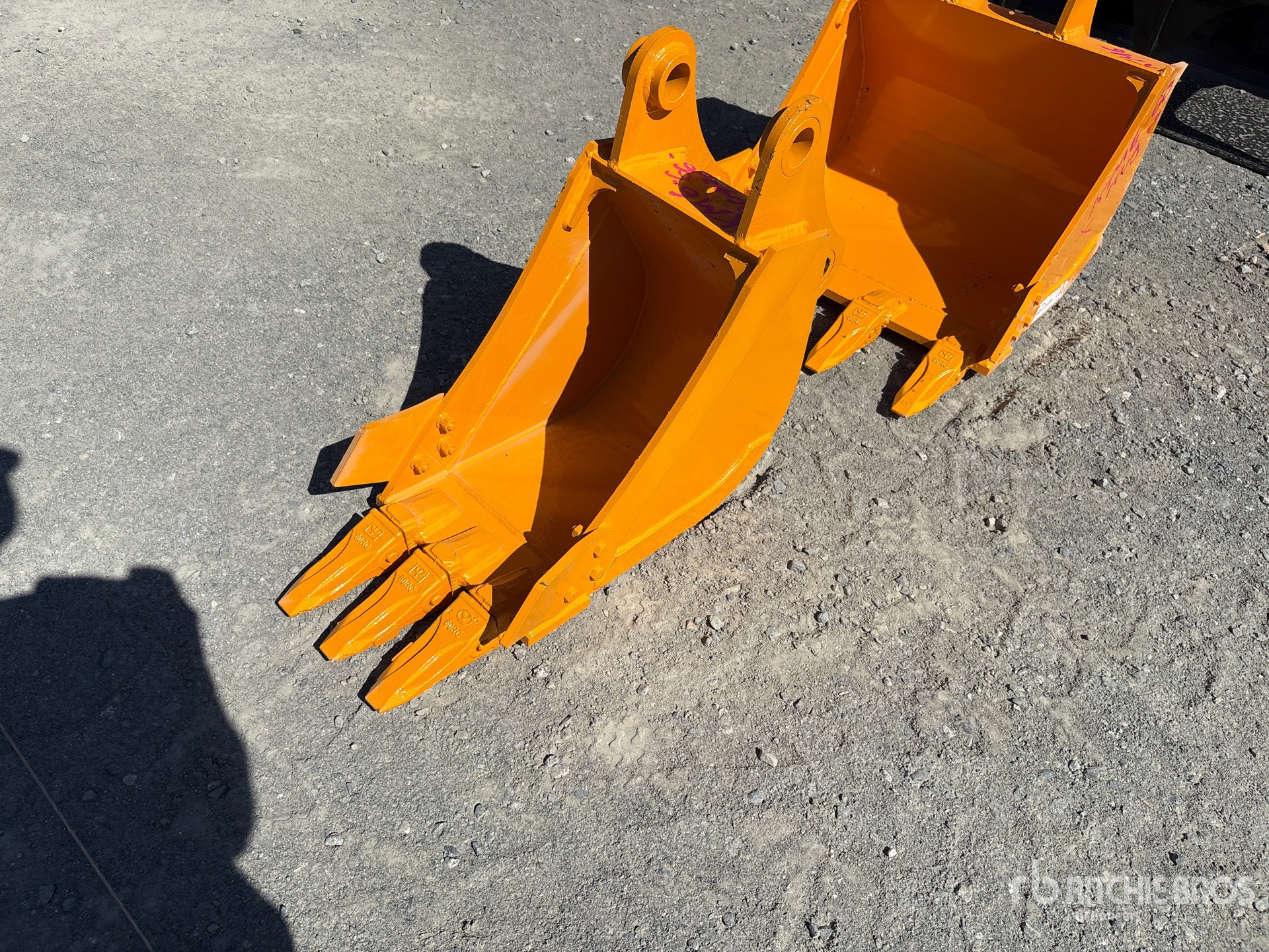 2026 GIYI GY-BK 12 in Digging Excavator Bucket (Unused)
